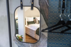 Comfort-Zimmer | Allergikerbettwaren, Minibar, Zimmersafe, Schreibtisch