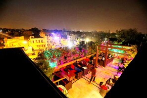 Restaurant - Hotel All Iz Well (New Delhi)