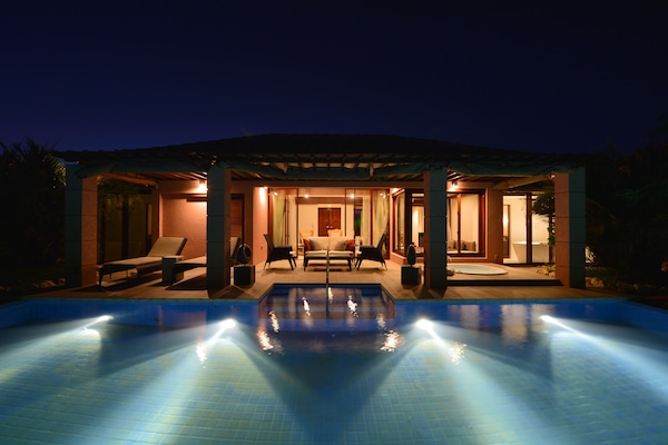 Private pool