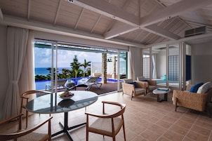 Lakosztály, nemdohányzó, privát medence (Ocean View Suite Villa) | Minibár, széf a szobában, íróasztal és sötétítőfüggöny
