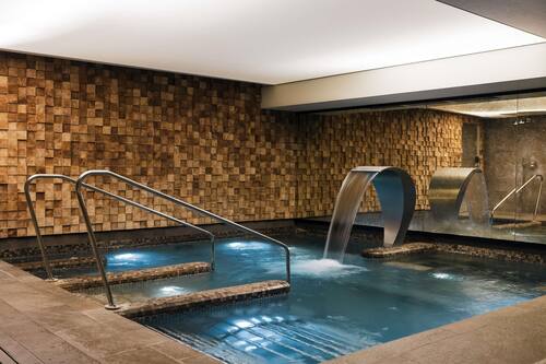 Couples treatment rooms, sauna, hot tub, steam room, body treatments