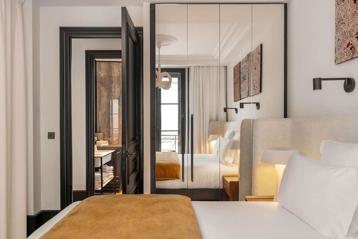 Apartment, 2 bedrooms, one 140x190 cm bed, one 180x200 cm bed, located 50 meters from the hotel