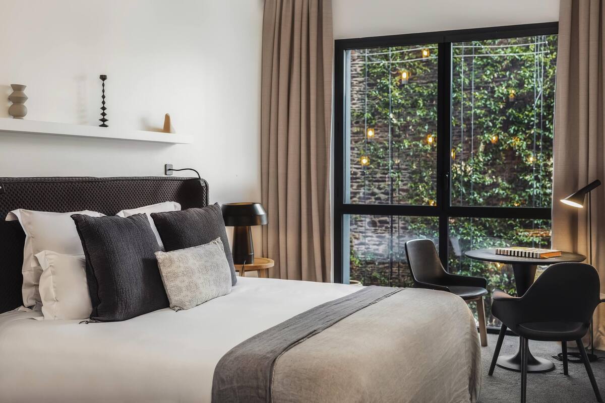 Superior Room, 180x200 cm bed, patio view | Premium bedding, minibar (free items), in-room safe, desk