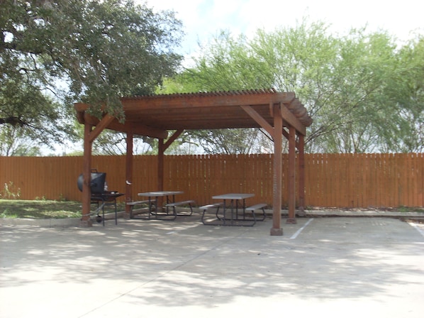 BBQ/picnic area