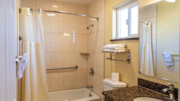 Standard Double Room | Bathroom | Combined shower/tub, hair dryer, towels