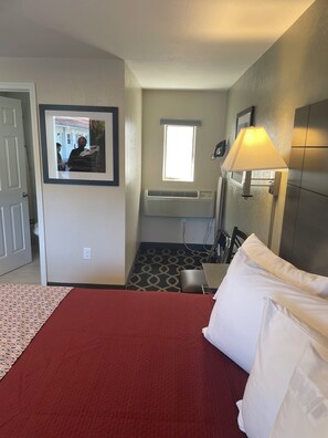 Standard Room, 1 King Bed | Pillowtop beds, individually decorated, individually furnished - The Springwater Inn (Ithaca)