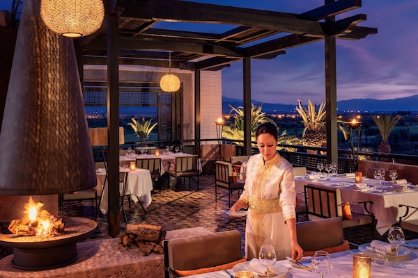 4 restaurants, breakfast, lunch, dinner served; Italian cuisine