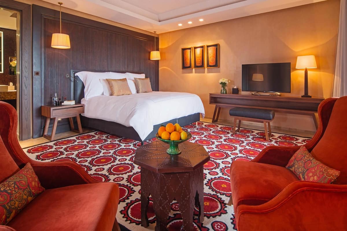 Dluxe Suite Garden View | 1 bedroom, Frette Italian sheets, premium bedding, pillowtop beds