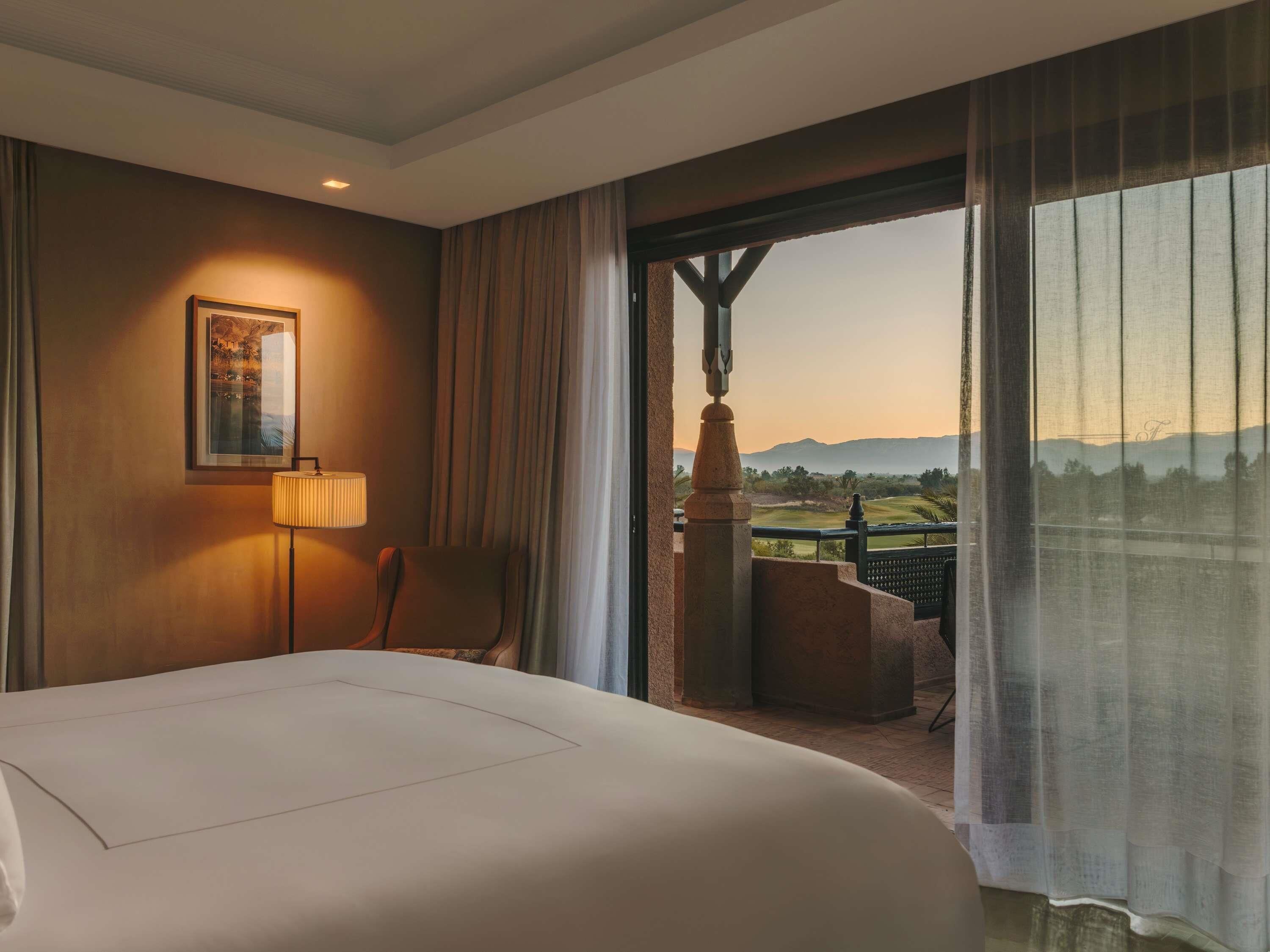 Frette Italian sheets, premium bedding, pillowtop beds, in-room safe