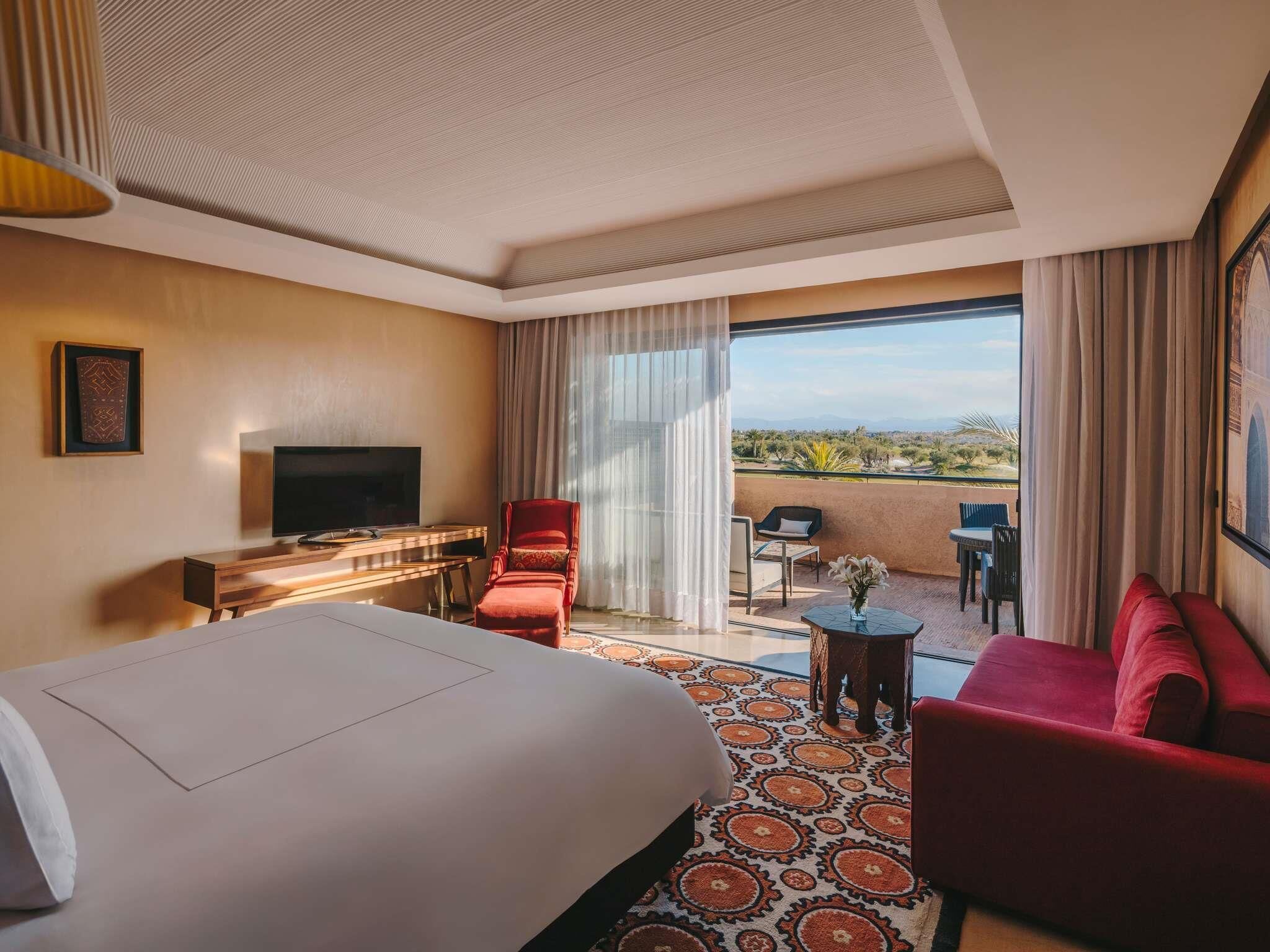 Junior Suite Atla View | Frette Italian sheets, premium bedding, pillowtop beds, in-room safe