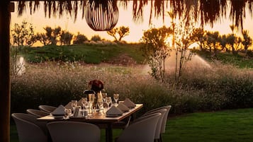 Frette Italian sheets, premium bedding, pillow-top beds, in-room safe