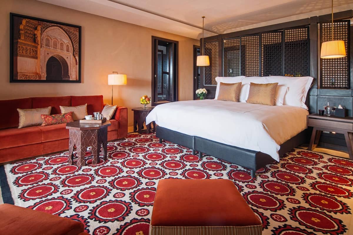 小型客房 | 意大利 Frette 床单、高档床上用品、加厚床垫、客房内保险箱