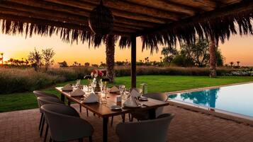 Frette Italian sheets, premium bedding, pillowtop beds, in-room safe