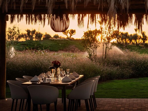 이탈리아 프레떼 시트, 고급 침구, 필로우탑 침대, 객실 내 금고