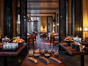 Petit déjeuner continental (400 MAD par personne)