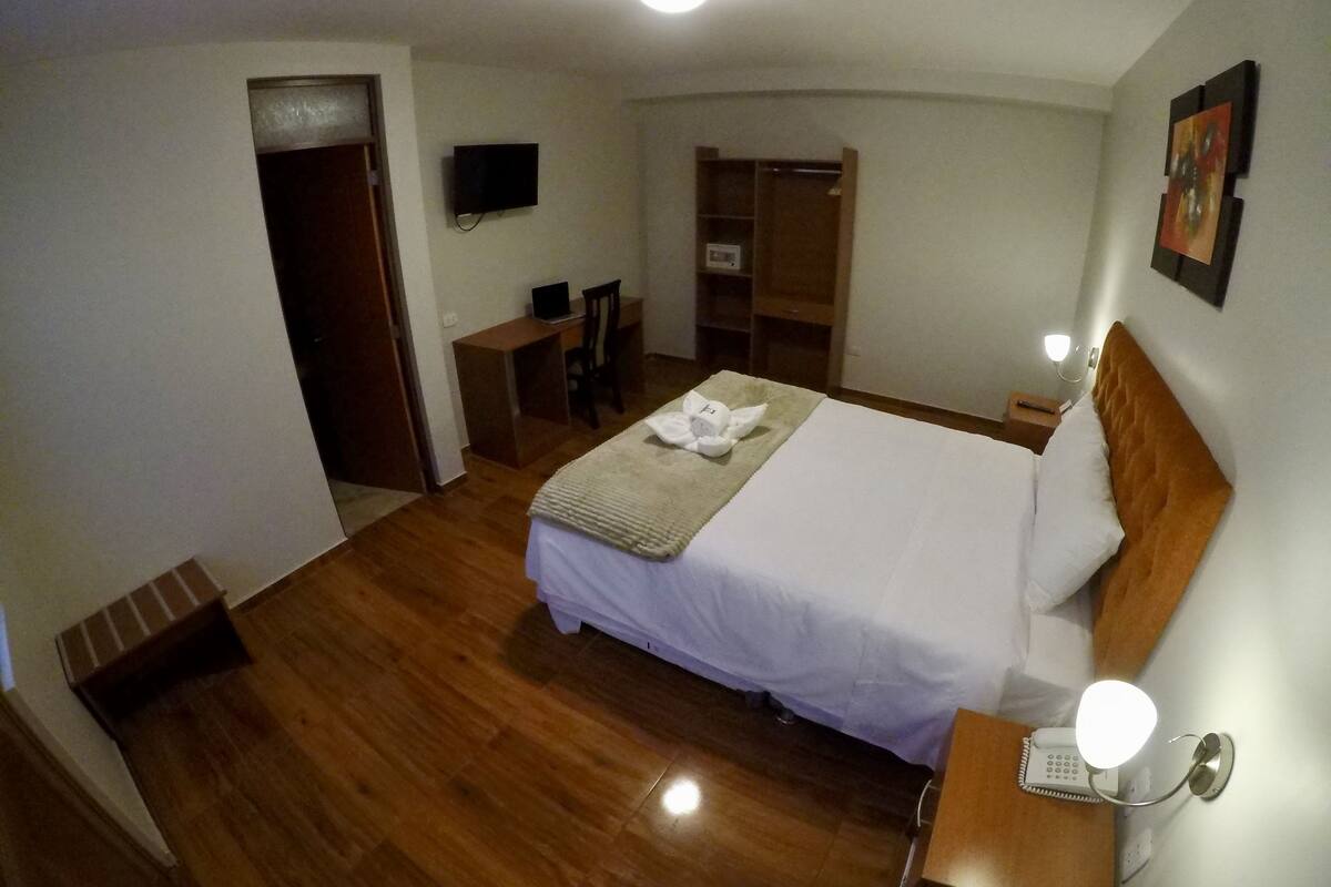Single Room | In-room safe, blackout drapes, WiFi (free), bed sheets