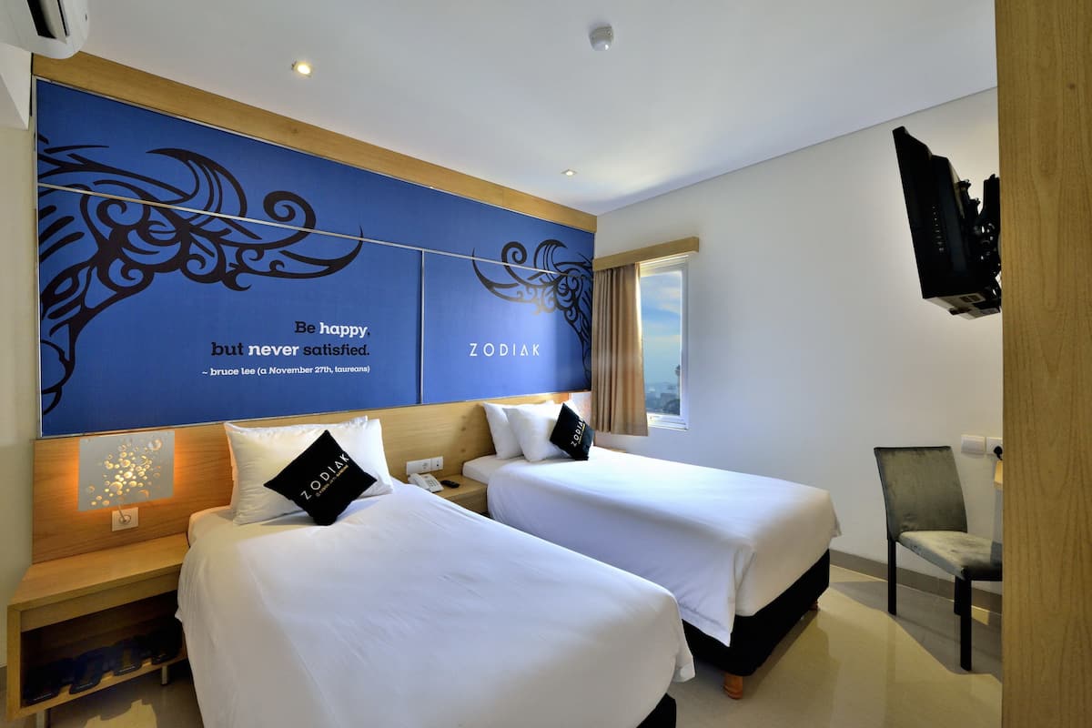 In-room safe, desk, free WiFi