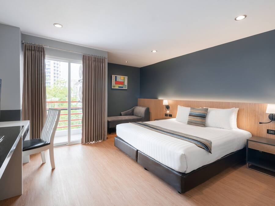 Svit - 1 sovrum | Värdeförvaringsskåp på rummet, skrivbord och mörkläggningsgardiner