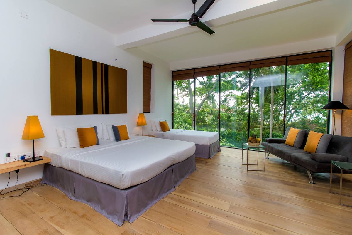 Deluxe Triple  Room | Egyptian cotton sheets, premium bedding, desk, laptop workspace