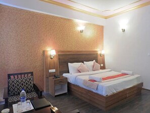 Suite, 1 Double Bed | Premium bedding, Select Comfort beds, in-room safe - Hotel Blue Pearl (New Delhi)