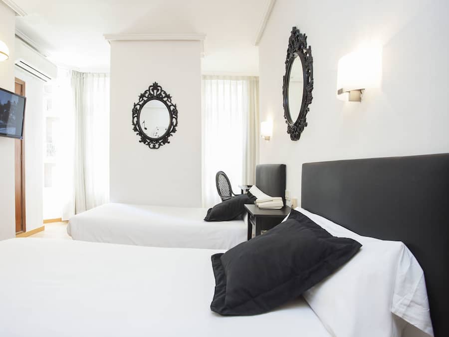 Desk, laptop workspace, free cots/infant beds, free WiFi
