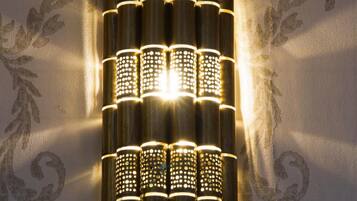 SĂšche-cheveux, serviettes fournies