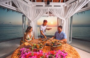 7 restaurants, breakfast, lunch, dinner served; Indian cuisine