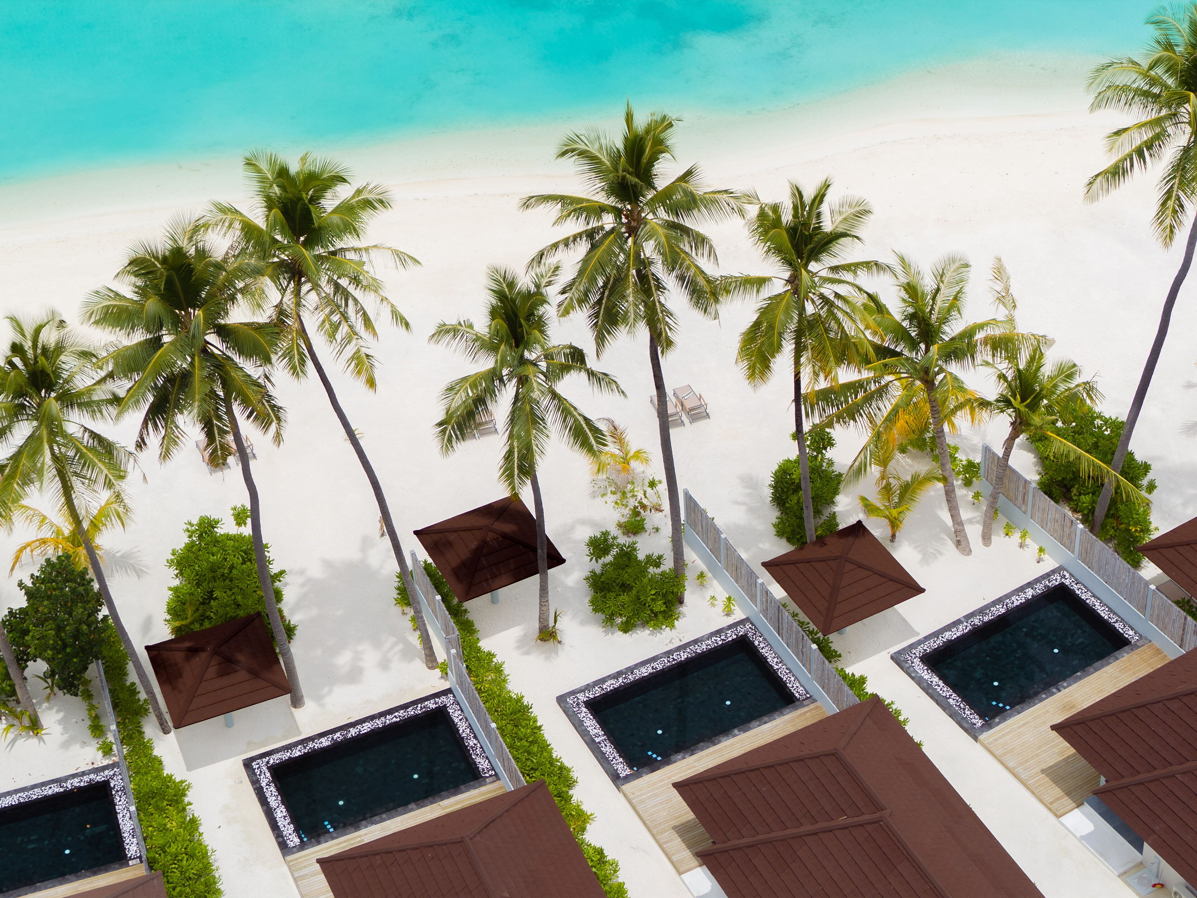 Grand Beach Suite with Pool | Minibar, in-room safe, desk, blackout curtains