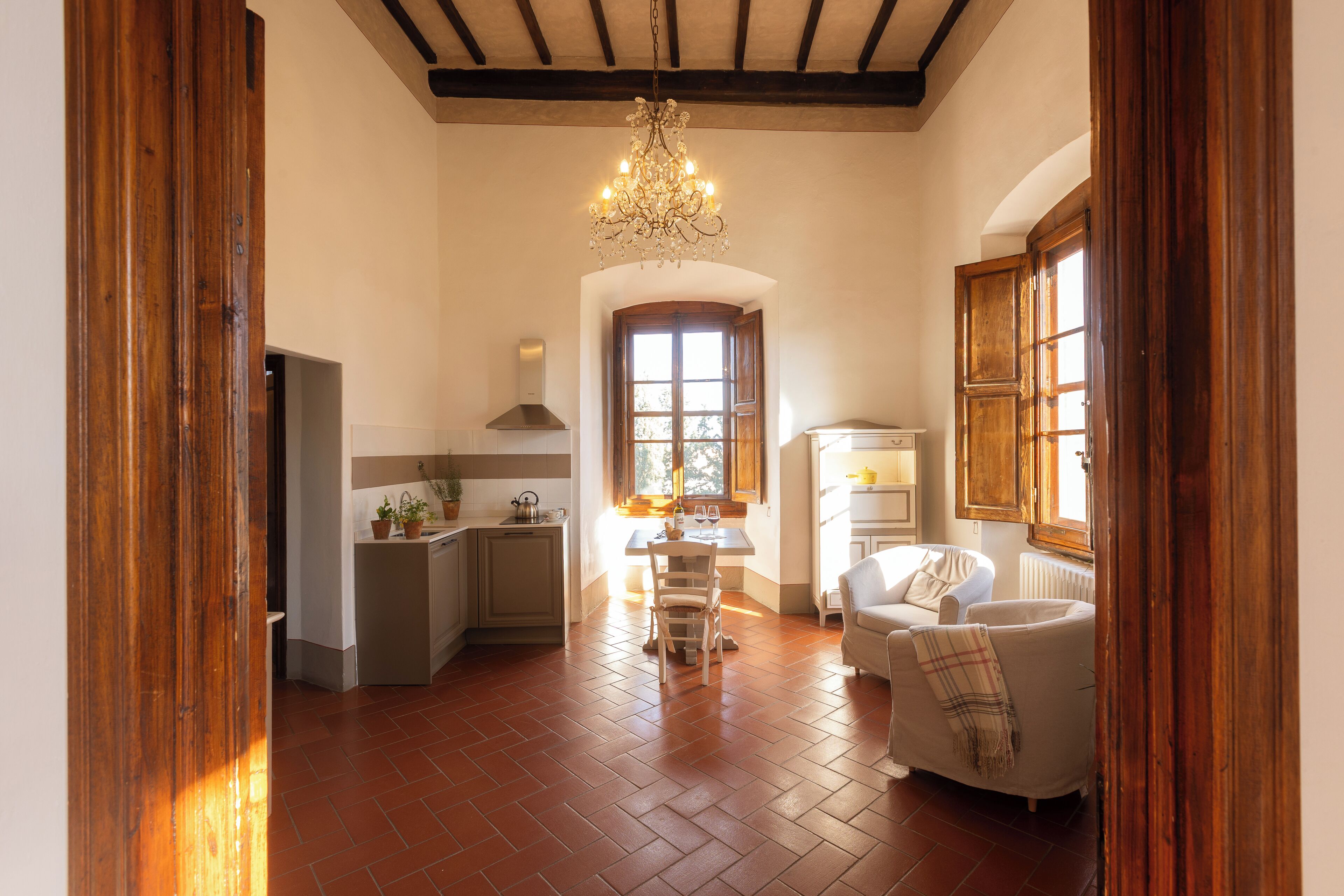 Apartamento clásico | Zona de estar | Una televisión de pantalla plana