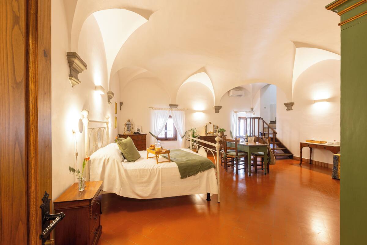 Superior Condo | In-room safe, soundproofing, WiFi (free), individually furnished