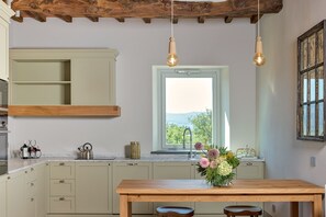 Villa, 5 Bedrooms | Private kitchen - Castello Vicchiomaggio (Greve in Chianti)