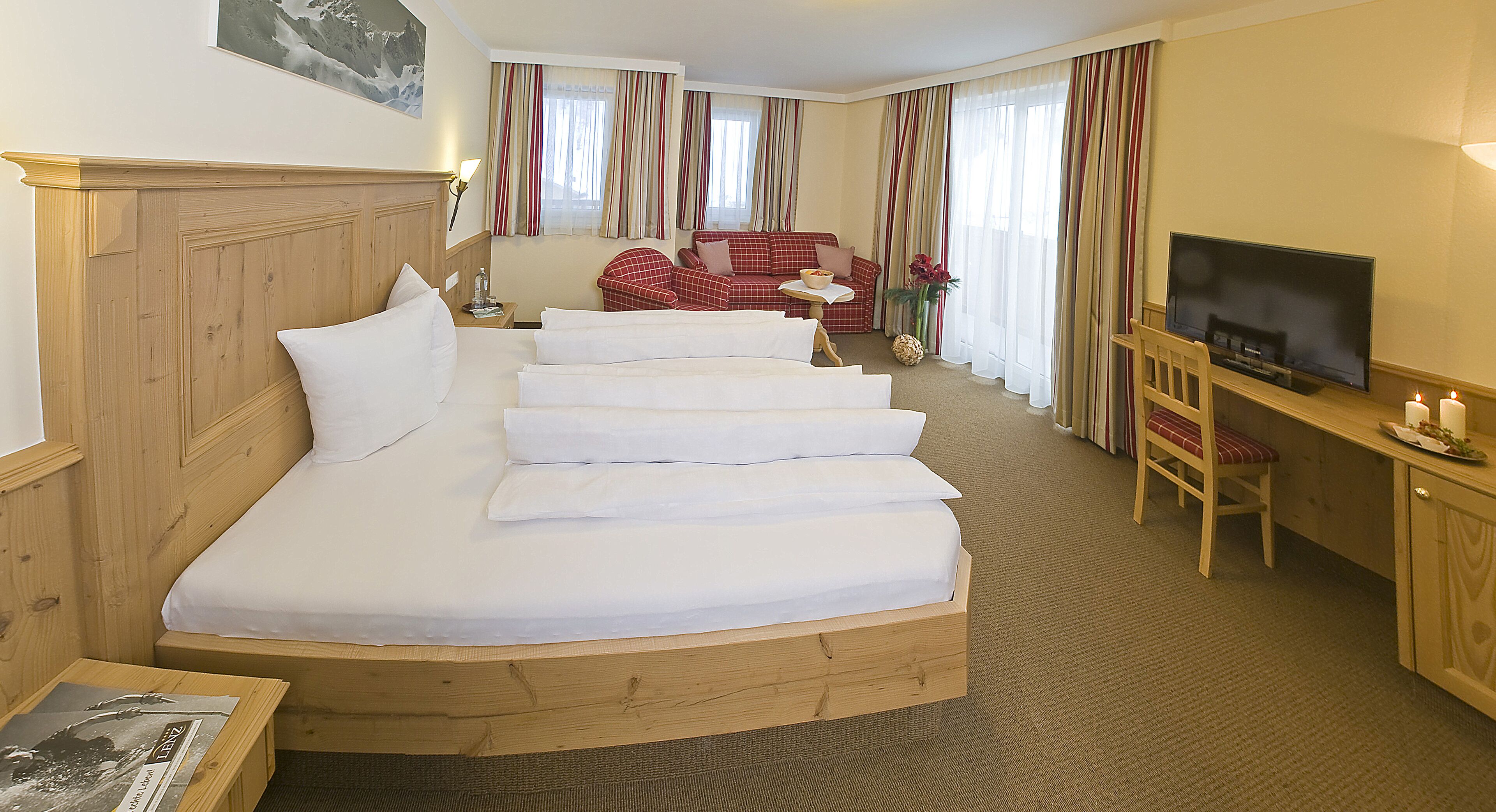 suite, balcony, mountain view | premium bedding, in-room safe, desk, blackout curtains