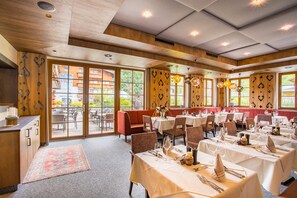 Frokost og middag serveres, regionale retter