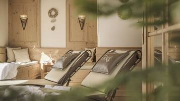 Tiefengewebe-Massagen, Sportmassagen, Körperpeelings, Massageanwendungen