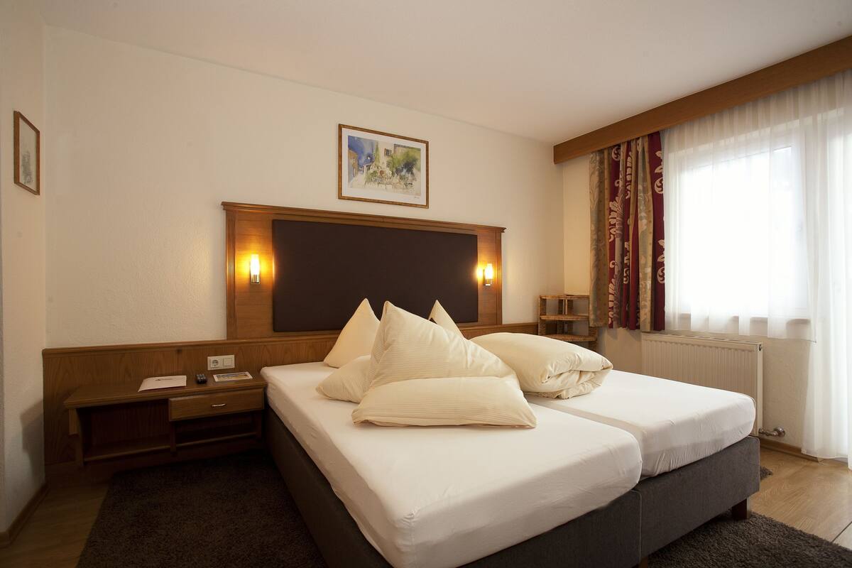 comfort double room, balcony, mountain view (landleben) | premium bedding, in-room safe, desk, blackout curtains