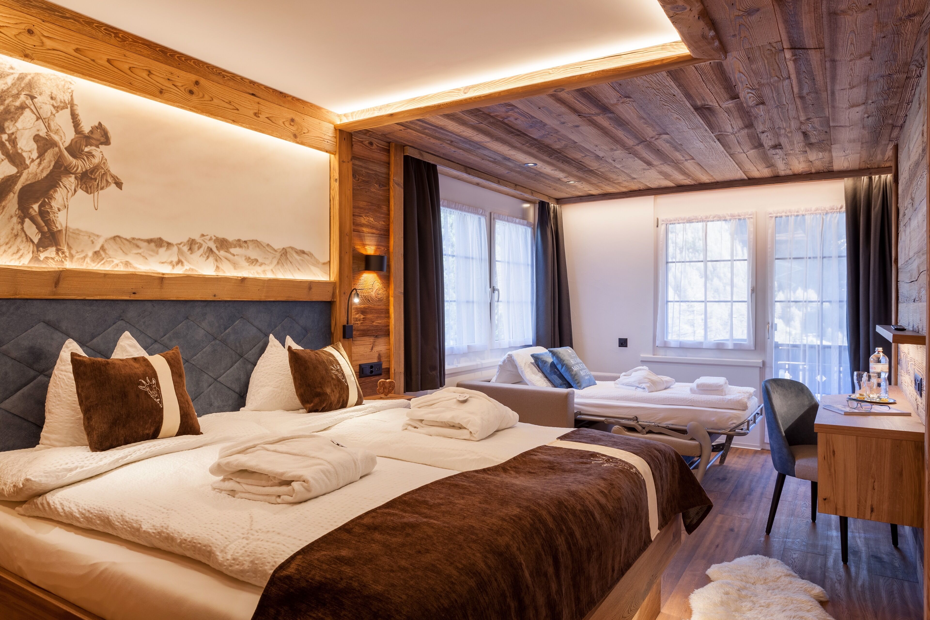 triple room, balcony | 1 bedroom, hypo-allergenic bedding, in-room safe, desk