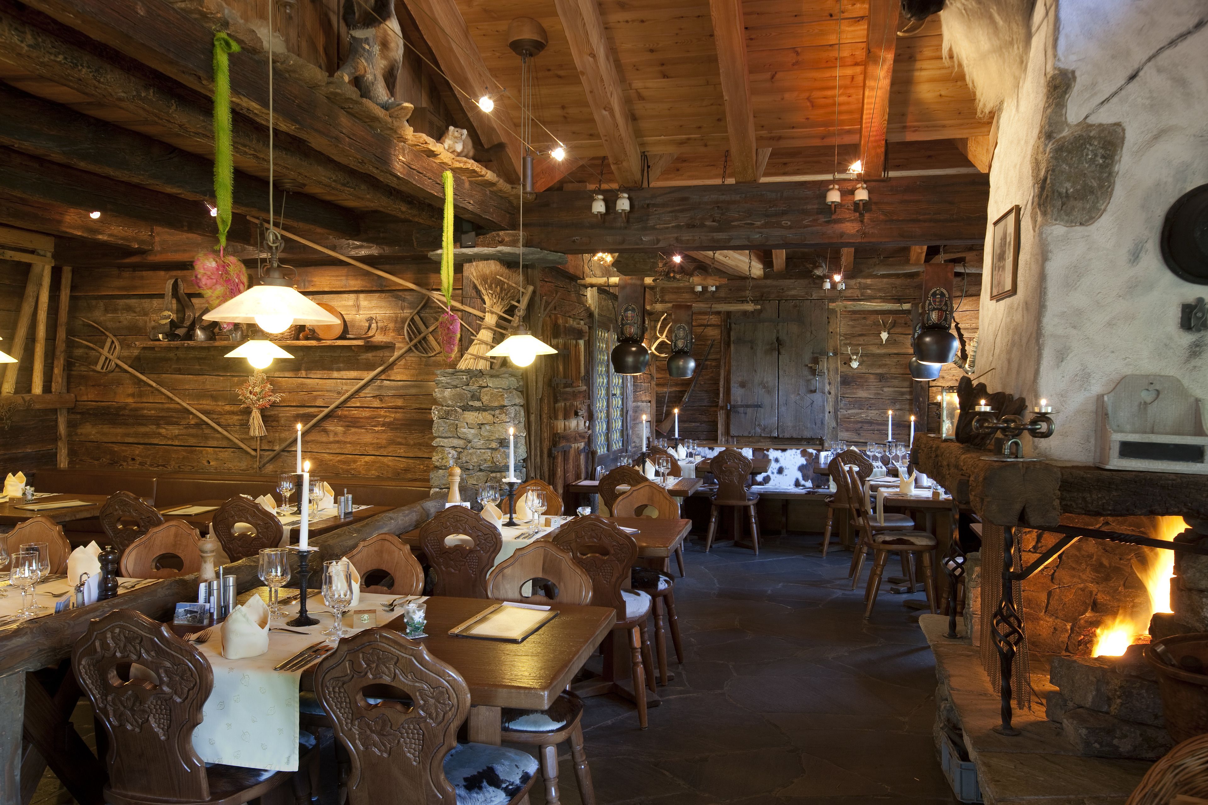 lunch and dinner served, al fresco dining