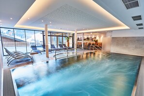 Indoor pool, pool loungers