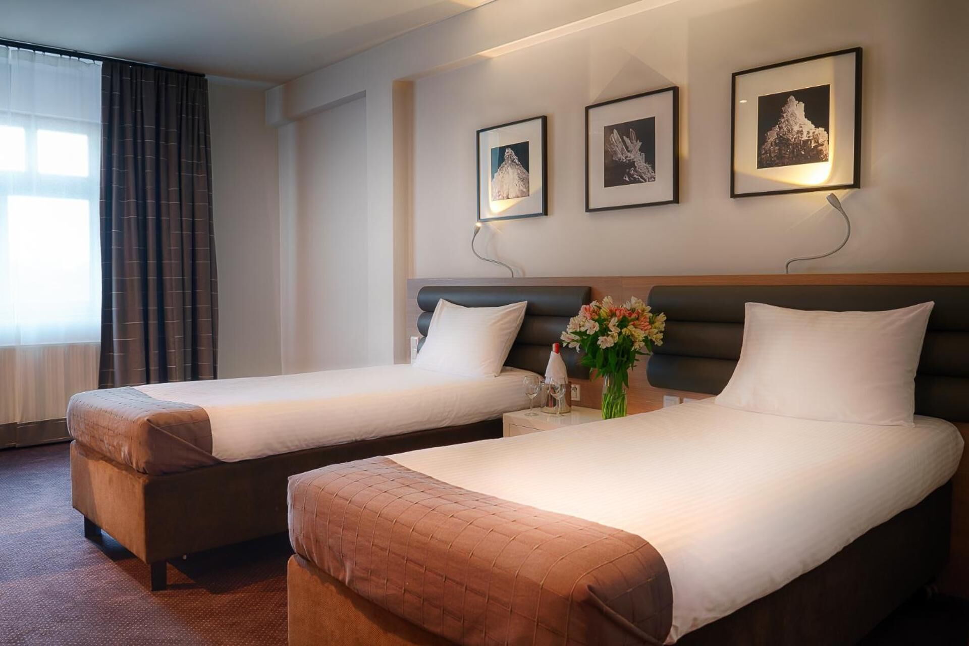 premium bedding, in-room safe, desk, laptop workspace