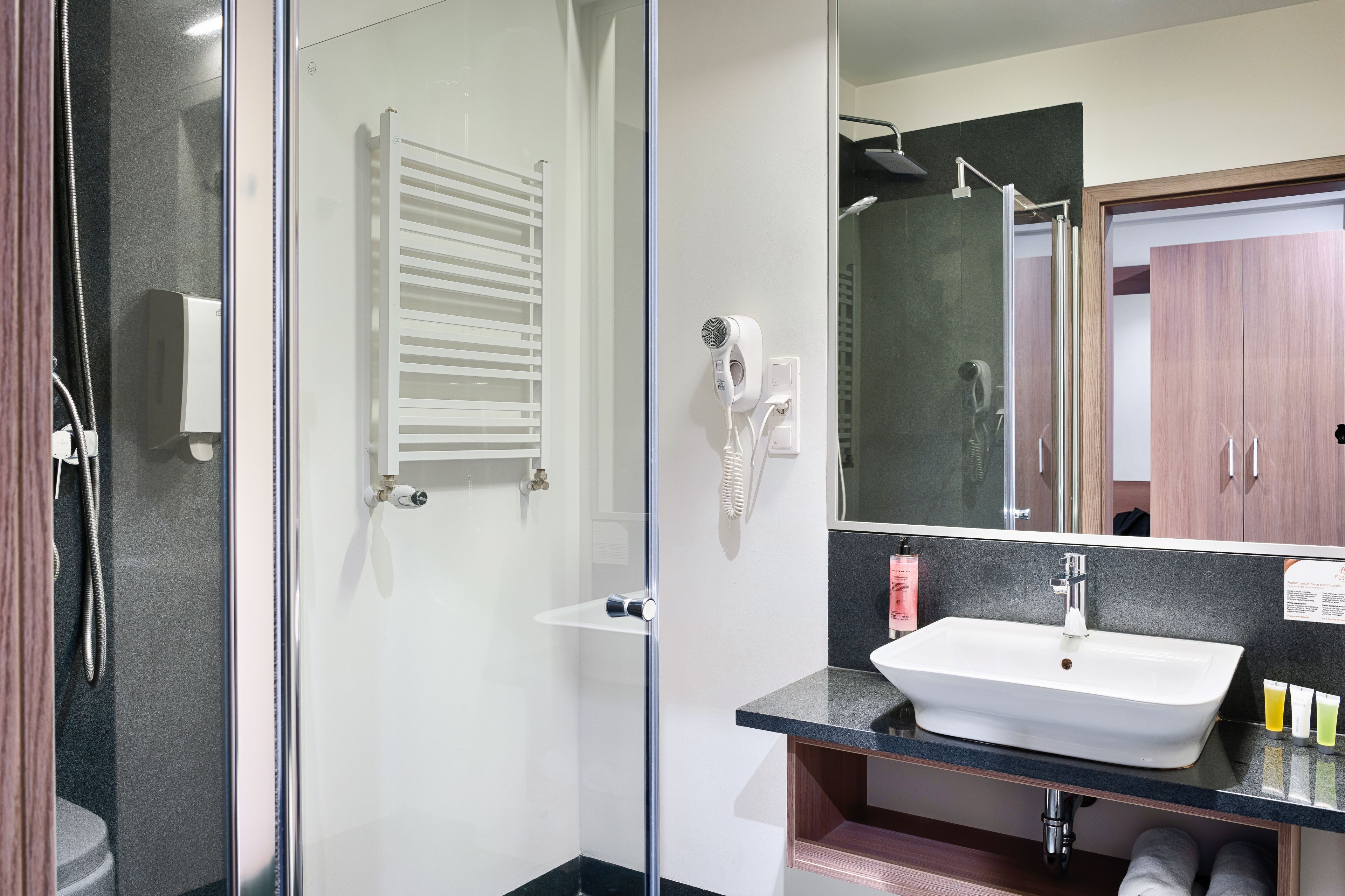 premium bedding, in-room safe, desk, laptop workspace