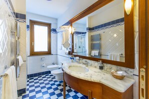 Hair dryer, towels - Hotel Casale (Colli del Tronto)