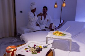 Sauna, bain à remous, hammam, soins corporels, bains de boue