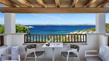 Luxe suite, uitzicht op zee | Terras