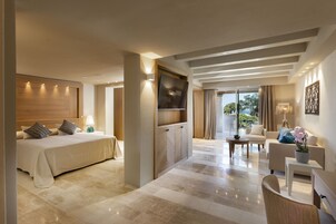 基础套房, 花园景观 | 迷你吧、客房内保险箱、免费 WiFi、床单