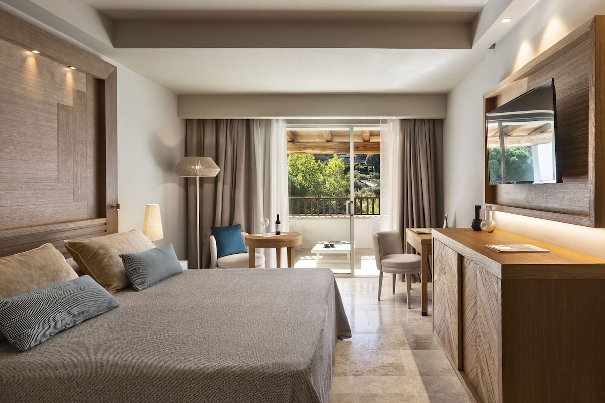 Habitación doble Confort | Minibar, caja de seguridad en la habitación, wifi gratis y ropa de cama