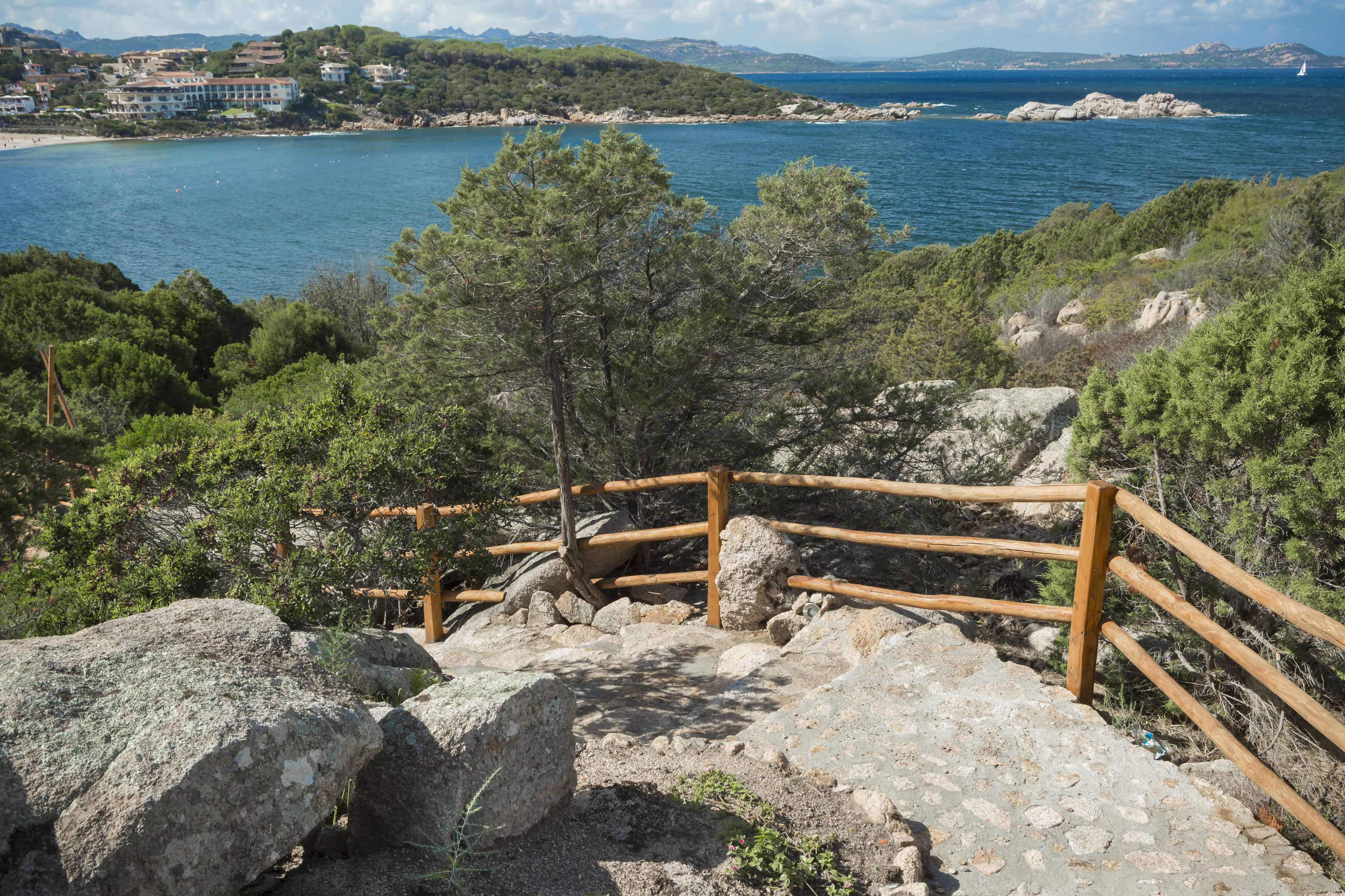 luxury room, 1 bedroom, ocean view | 1 bedroom, minibar, in-room safe, free wifi