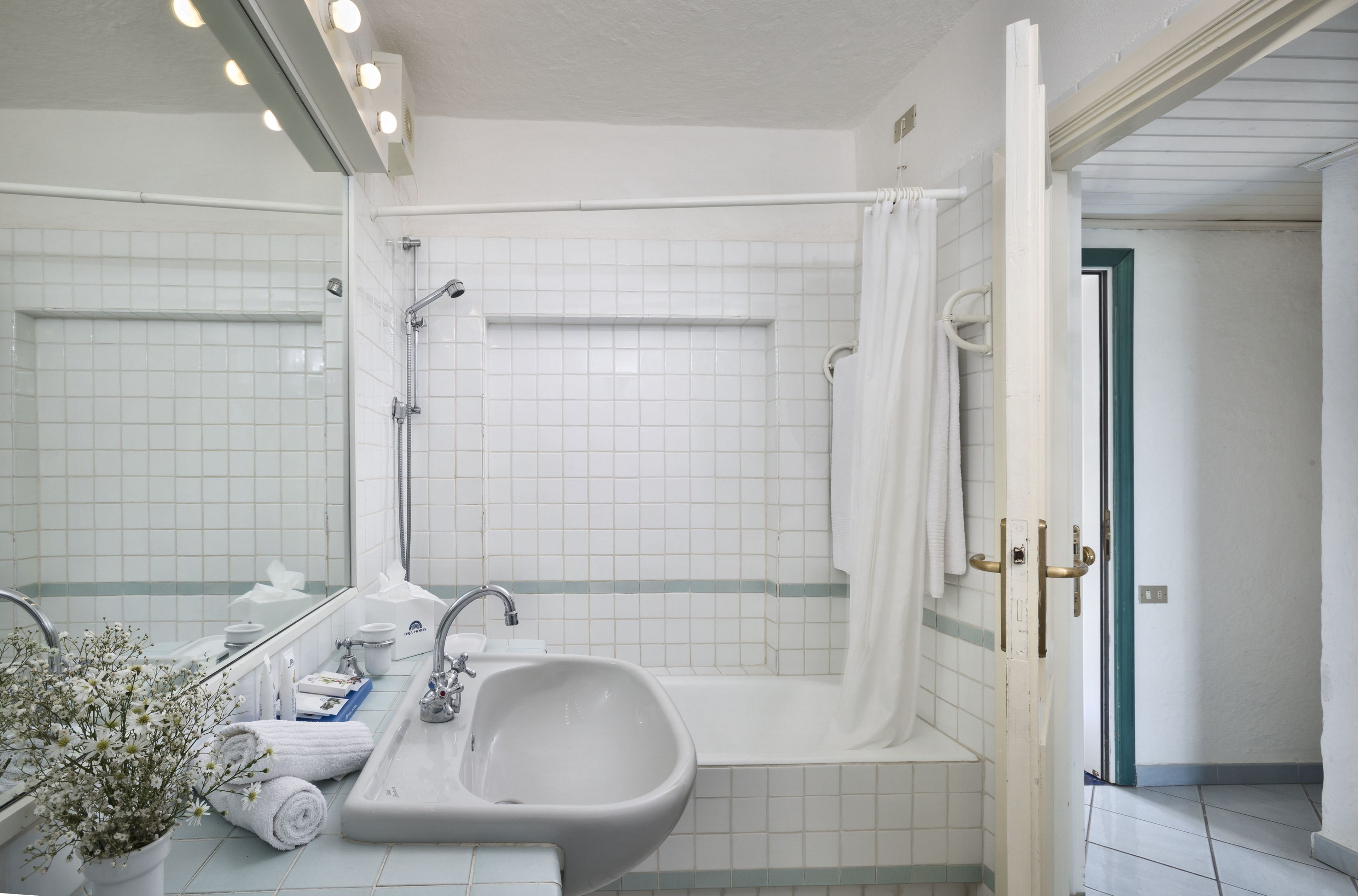 double room, sea view | bathroom | shower, free toiletries, hair dryer, bidet
