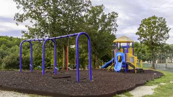 Children’s play area – outdoor