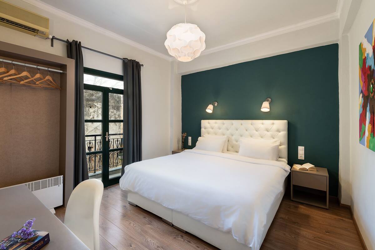 Apartment, 2 Bedrooms, Annex Building (Old Town View) | In-room safe, desk, laptop workspace, blackout curtains