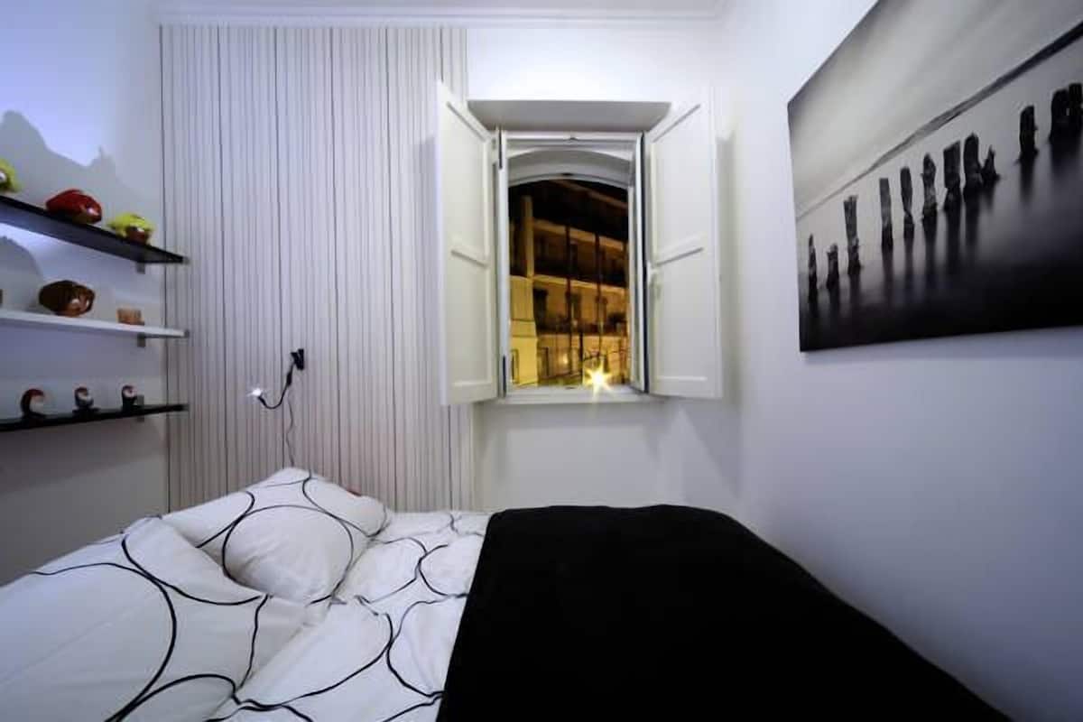 Appartement, 1 slaapkamer, kitchenette, op benedenverdieping | Een strijkplank/strijkijzer, extra bedden, gratis wifi